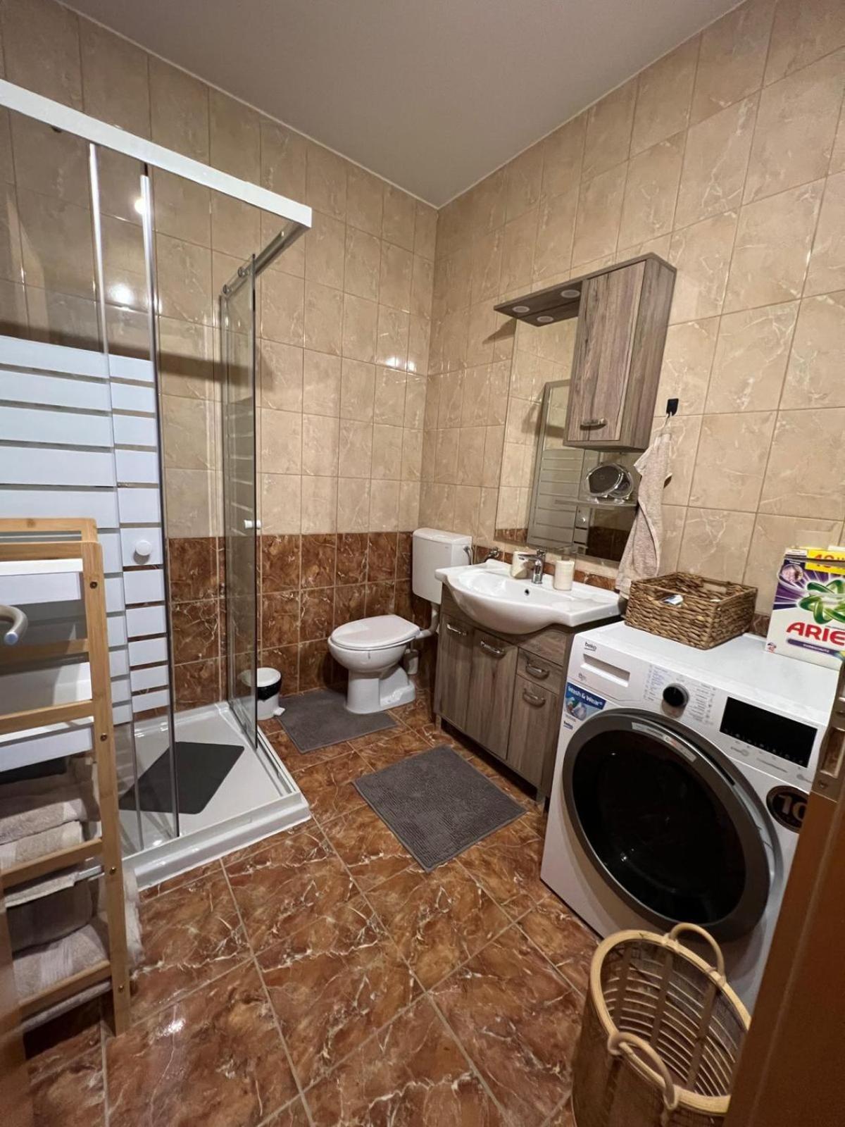 Centralpark Suites Марібор Екстер'єр фото