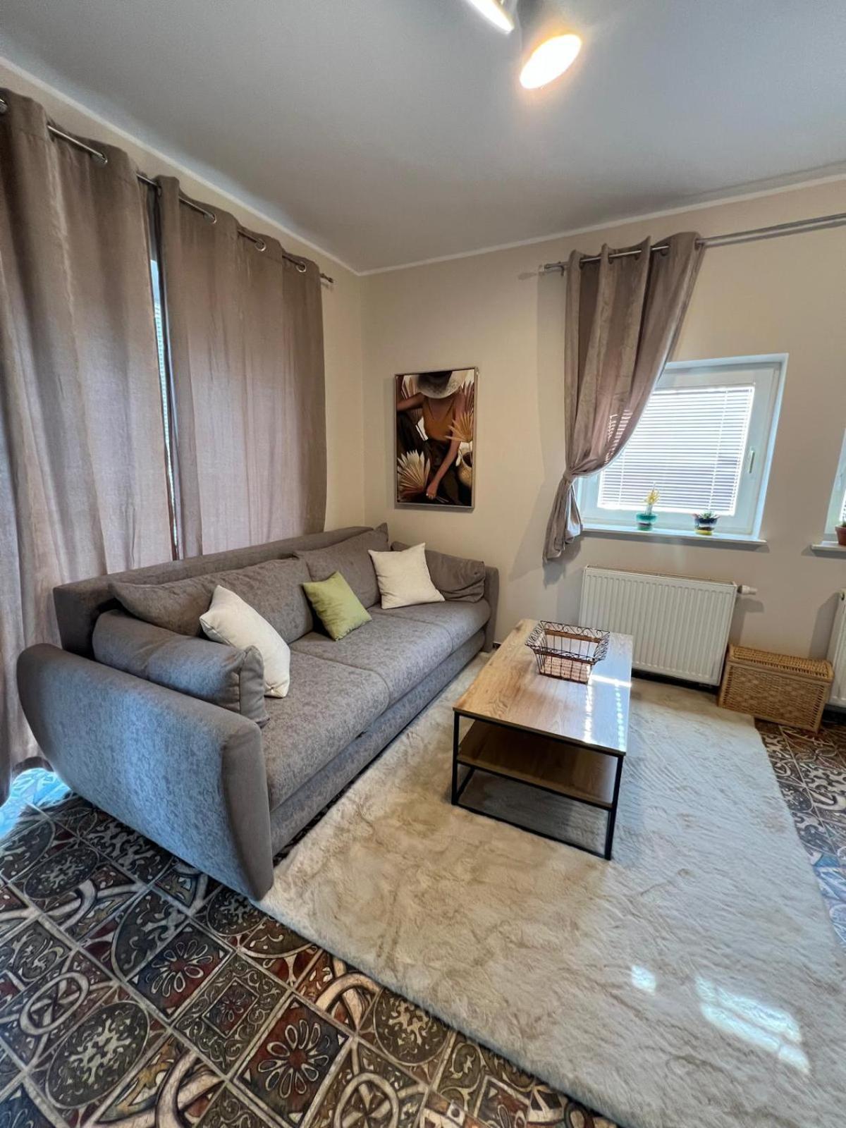 Centralpark Suites Марібор Екстер'єр фото
